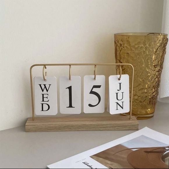 Modern Gold & Wood Perpetual Desk Calendar – Minimalist Flip Date Display - Picture 2 of 3